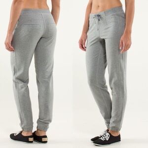 lululemon Bliss Break Sweatpant Size 2 Heathered Grey Joggers EUC W5C16S